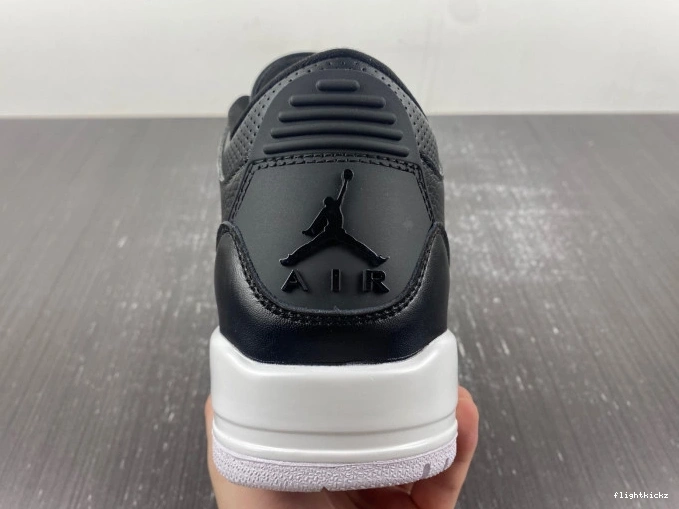 Monday Cyber 136064-020 3 Retro Jordan (2016) 1204